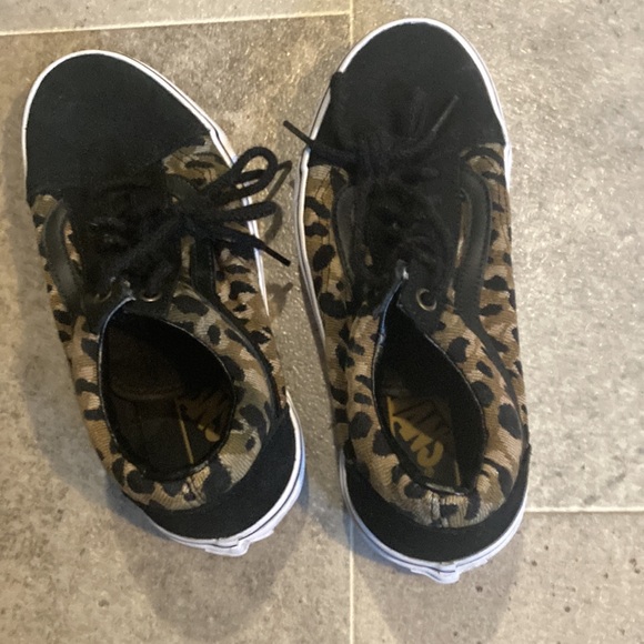 Vans - Picture 7 of 13